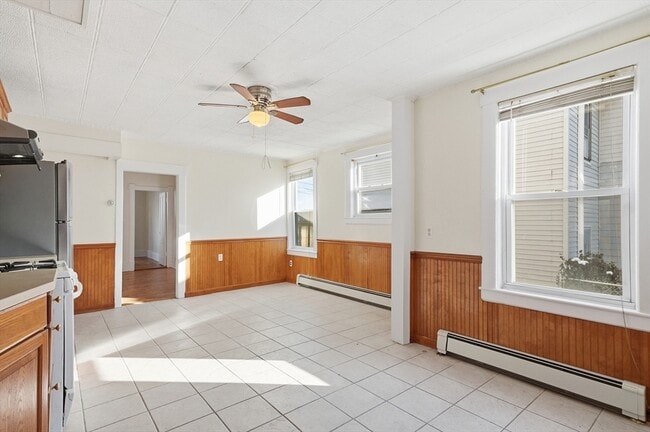 Building Photo - 223 School St