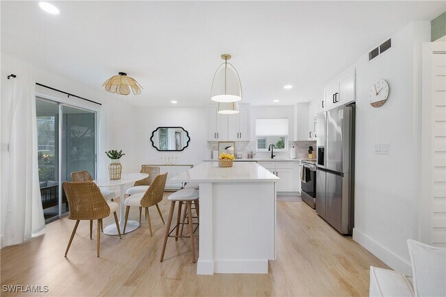 Foto del edificio - 1549 Sandpiper St