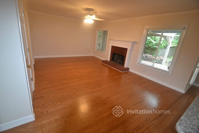 Building Photo - 2977 Kaley Dr NW