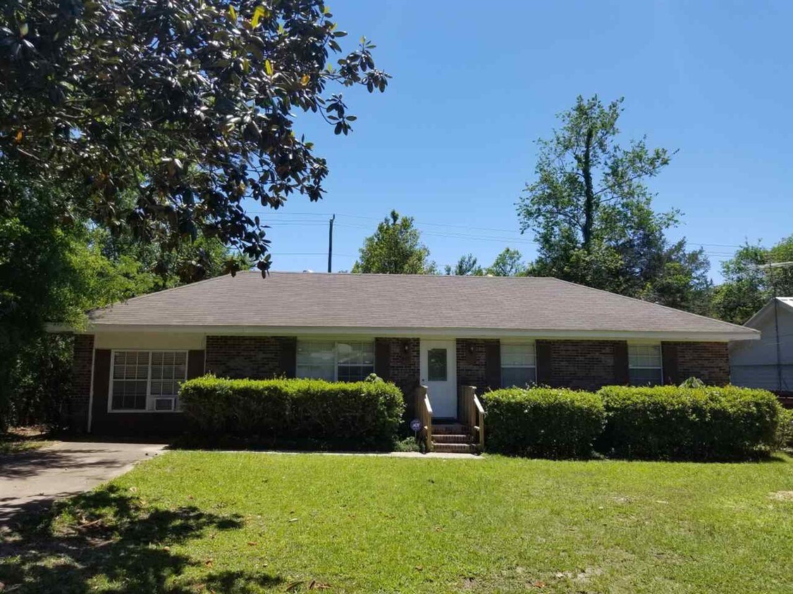 823 Shannon St, Tallahassee, FL 32305 House for Rent in Tallahassee