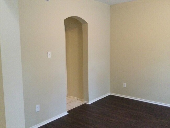 Foto del edificio - 2218 Laurel Oaks Dr