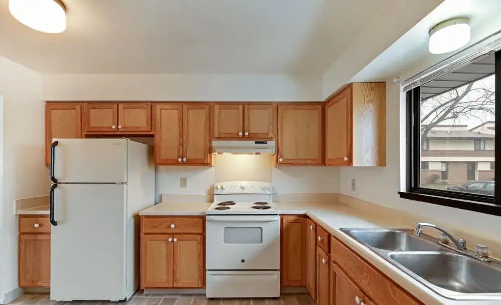 Foto del edificio - 180 Colony Dr S