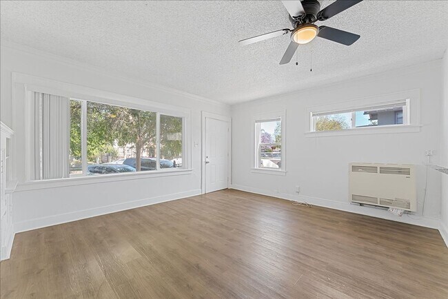 Foto del edificio - 1405 Cedar Ave