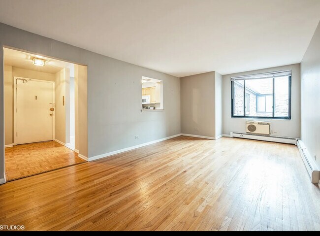 Foto del edificio - 2336 N Commonwealth Ave