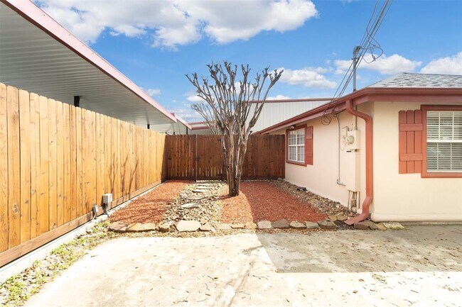 Foto del edificio - 2098 Harland Dr