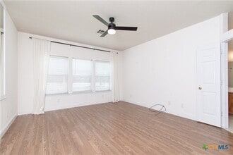 Building Photo - 110 Missouri Dr