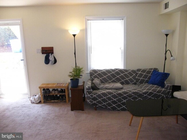 Building Photo - 10249 Arizona Cir