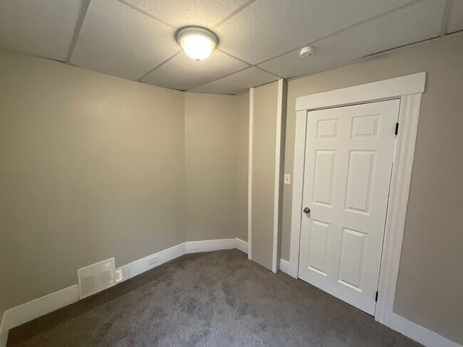 Building Photo - 3221 Poe Avenue