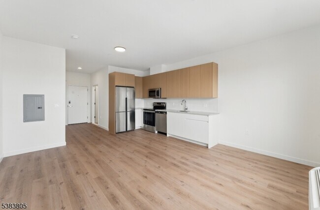 Building Photo - 431 Dr Martin Luther King Jr Blvd