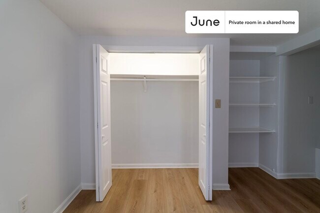 Foto del edificio - Room in Shared 4 bed/4 bath home