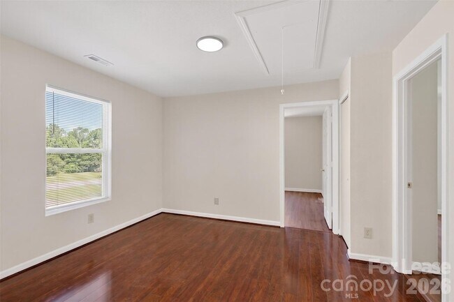 Foto del edificio - 458 Settlers Ridge Dr