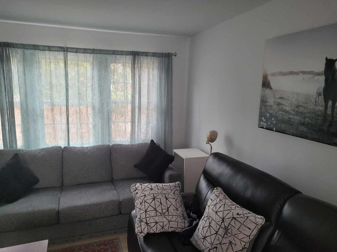 Foto principal - 967 Lacon Dr