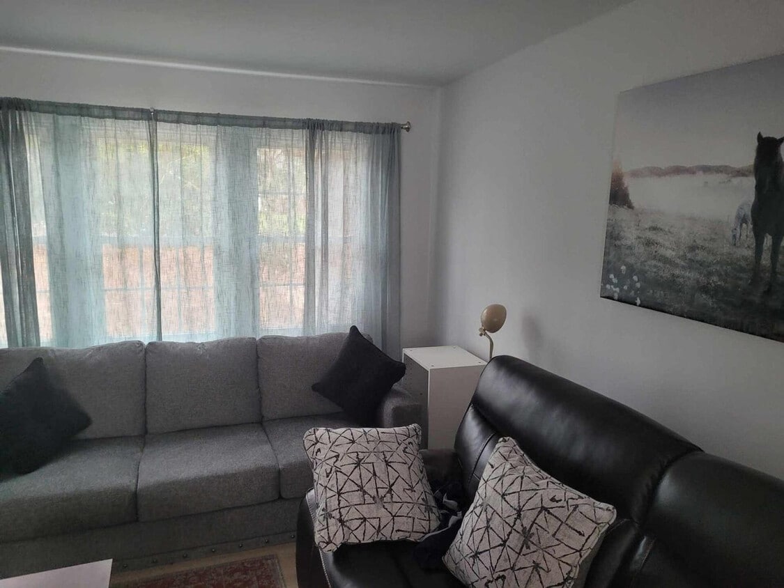 Primary Photo - 967 Lacon Dr