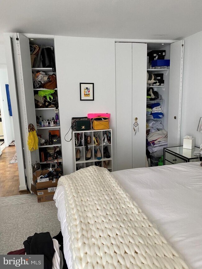 Foto del edificio - 224-30 W Rittenhouse Square