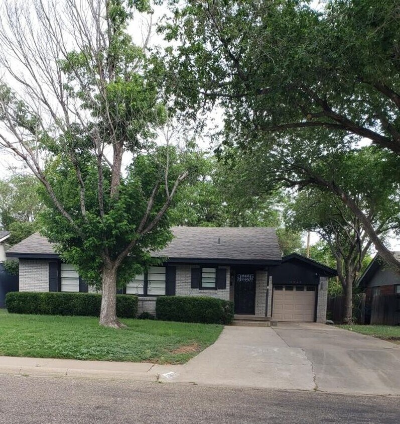 3424 Meadow Dr, Amarillo, TX 79109 House Rental in Amarillo, TX