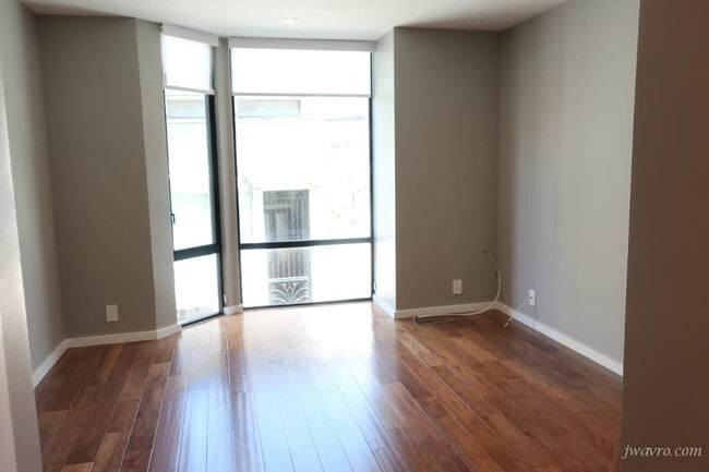 Building Photo - 67 Wilmot St
