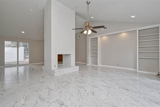 Foto del edificio - 26414 Maplewood Dr