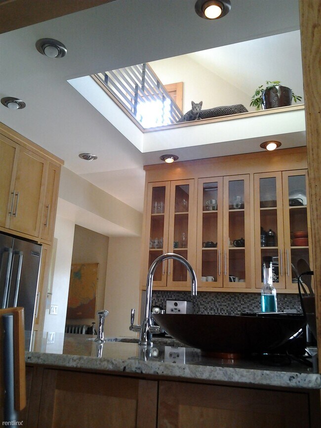 Building Photo - 2 br, 2 bath Duplex - 206 Goodrich Avenue ...