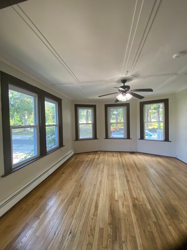 Building Photo - 48 Cohasse St