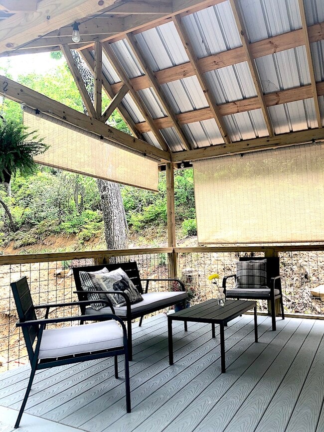 Building Photo - 1566 Old Mill Rd