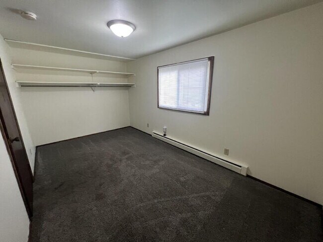 Foto del edificio - 714 N Oak St