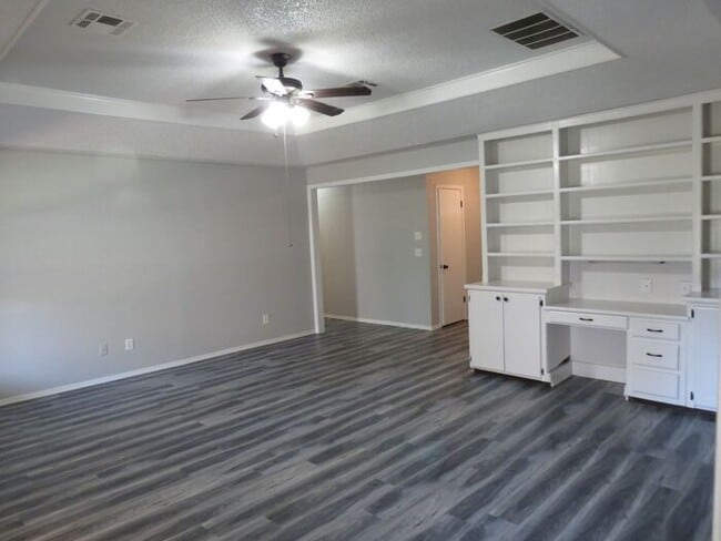 Building Photo - Edmond 4 bed!