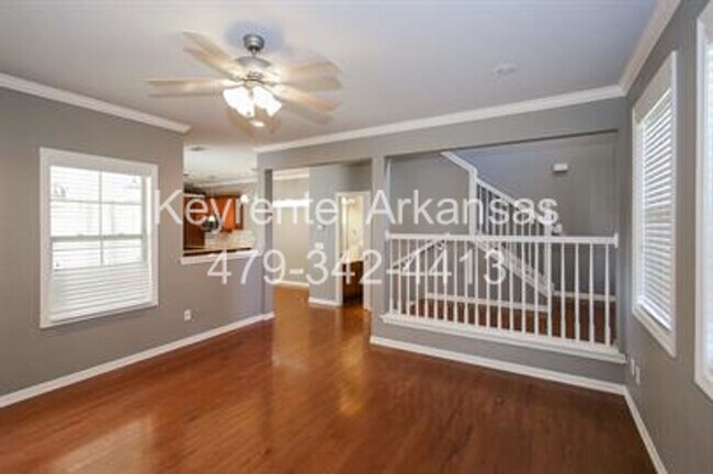 Building Photo - Beautiful 3 Bed/3 Bath in Fayetteville!