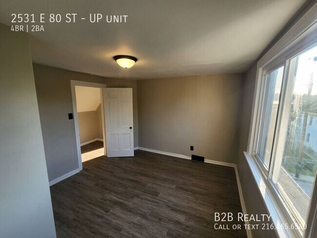 Foto del edificio - 2531 E 80th St