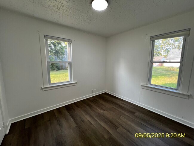 Building Photo - 2117 N Janney Ave