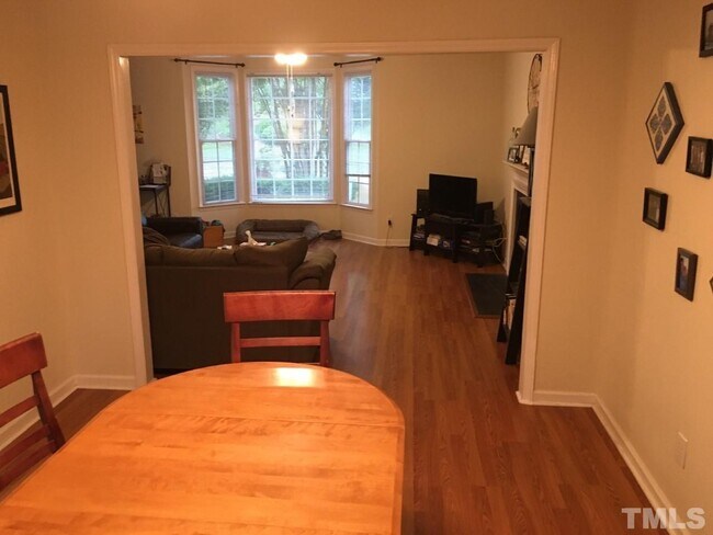 Building Photo - 203 Caraway Ln