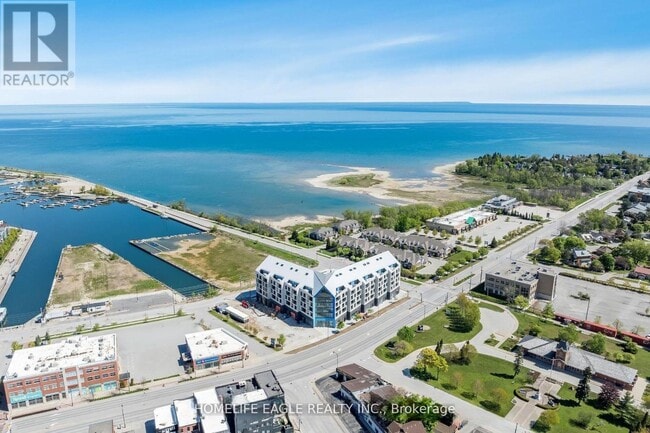 Building Photo - 31 Huron St