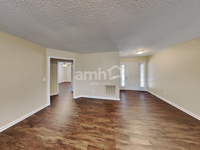 Foto del edificio - 2230 Sugarloaf Parkway