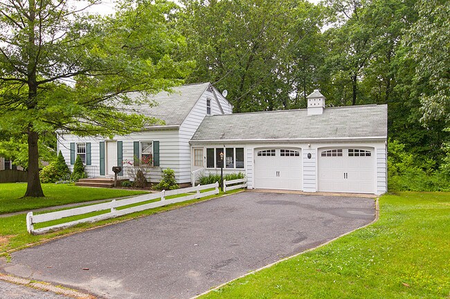 Building Photo - 409 Villanova Rd