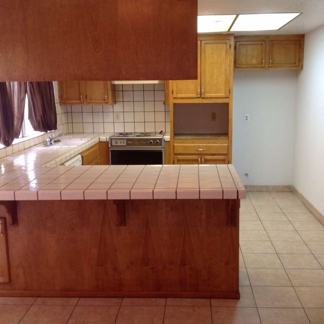 Building Photo - 2836 Pamplona Way