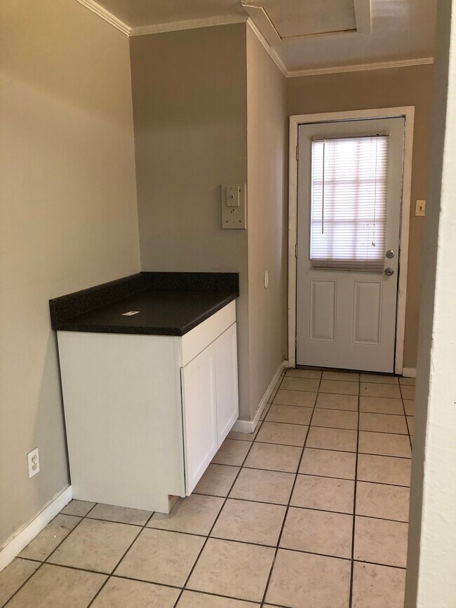 Kitchen - 4105 Gaylark Rd N