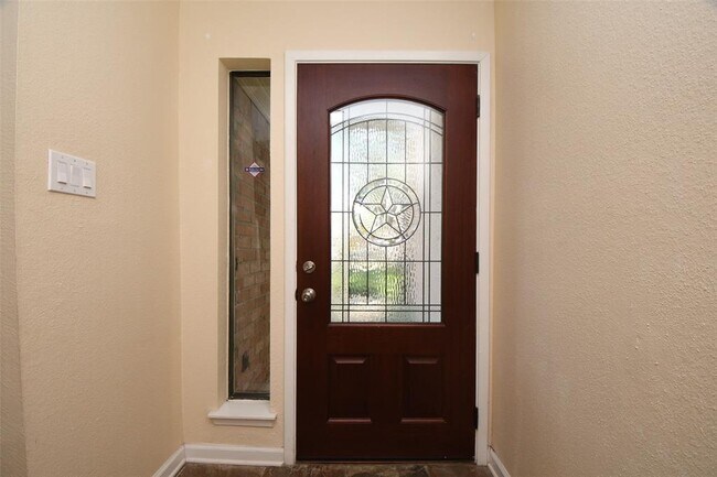 Foto del edificio - 2596 Bering Dr