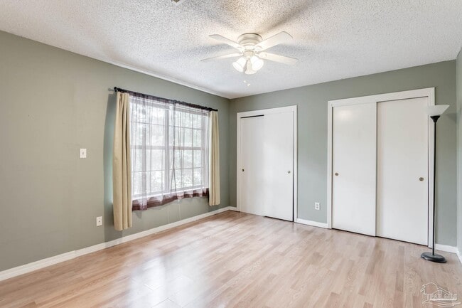 Foto del edificio - 6910 Heather Oaks Dr