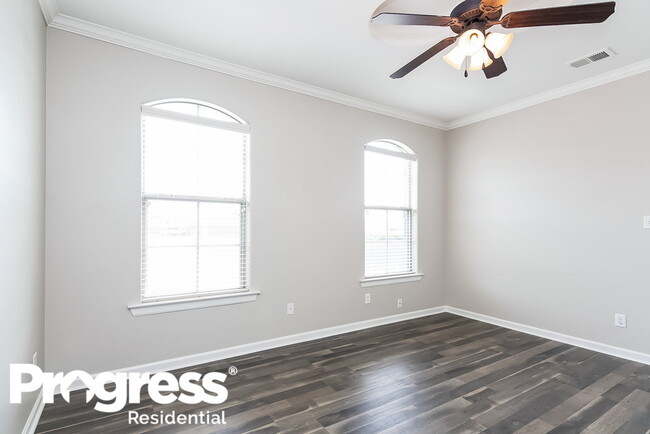 Foto del edificio - 8853 Bishop Ln