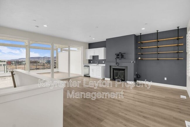 Building Photo - 5141 Rambutan Wy