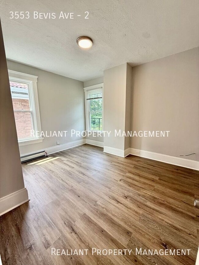 Foto del edificio - 3553 Bevis Ave