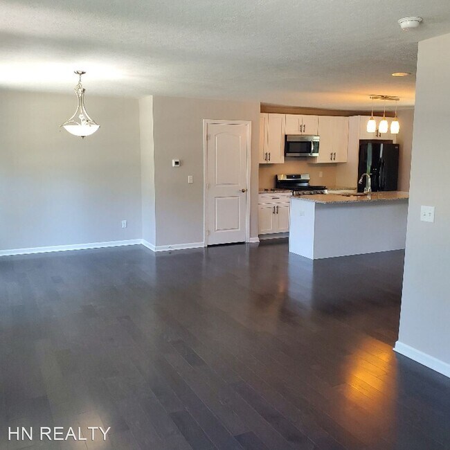 Building Photo - 3 br, 2.5 bath House - 5765 MAIN AVE