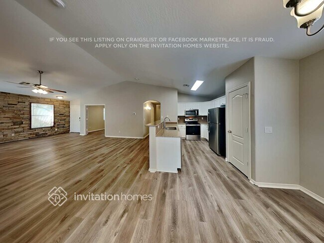 Building Photo - 5483 S 236th Ave
