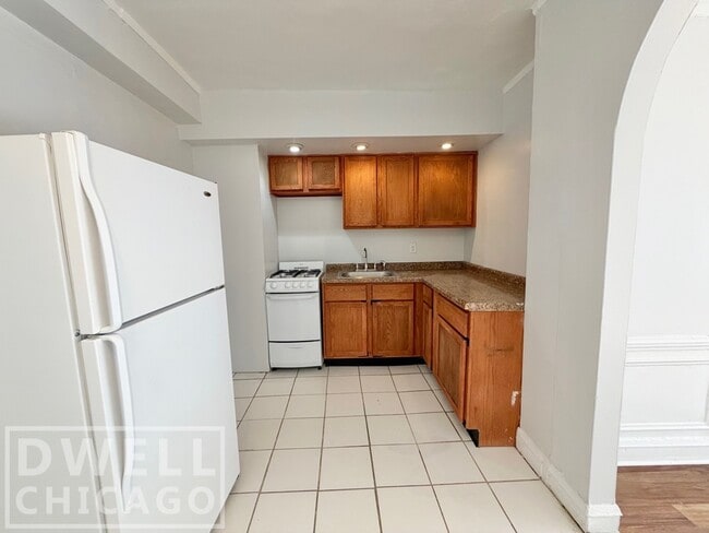 Building Photo - 2341 N Commonwealth Ave