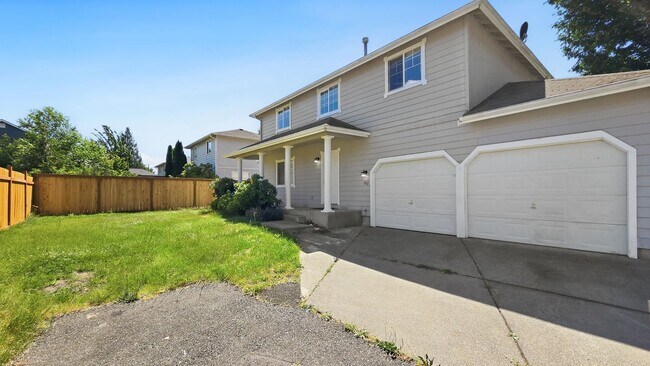 Building Photo - Cozy Lake Stevens Home with Den and Two-Car Garage