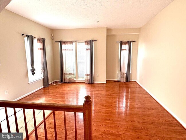 Building Photo - 2429 Knapps Way