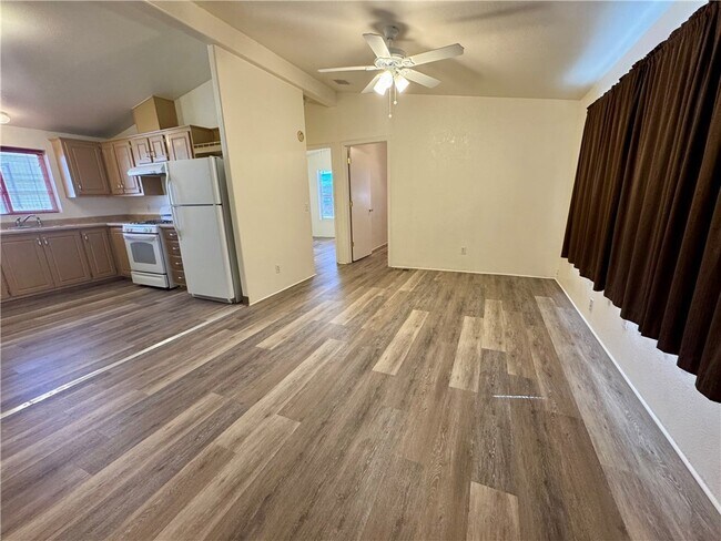 Foto del edificio - 4479 Lynda Cir