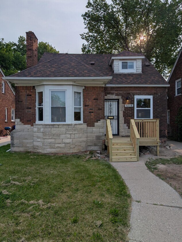 Primary Photo - 5218 Bedford St