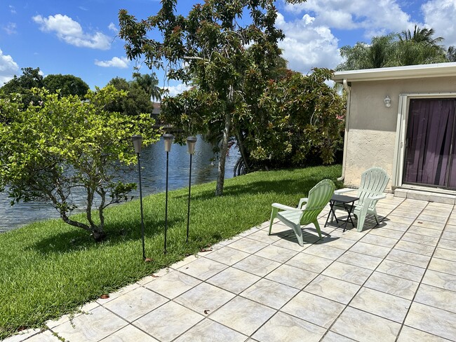 Building Photo - 10404 NW 5th Mnr