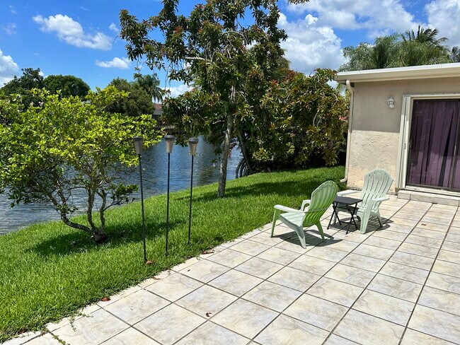 Foto del edificio - 10404 NW 5th Mnr