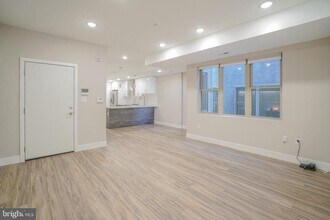 Building Photo - 2222 Frankford Ave
